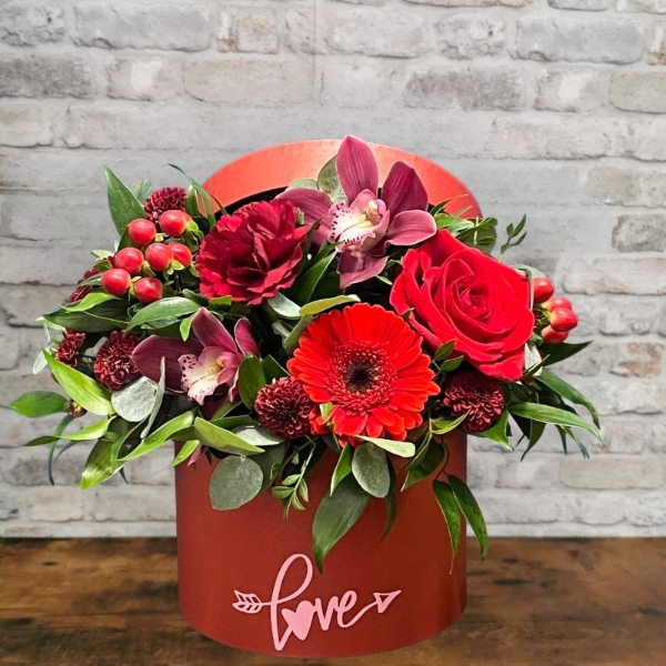 red rose Valentine’s hat box arrangement by West Malling Flowers