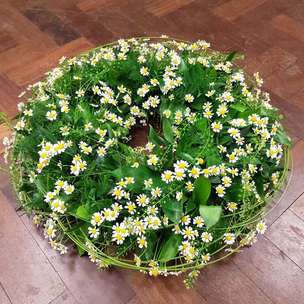 Natural Daisy Wreath