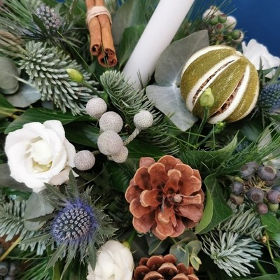 White & Green Table Arrangement
