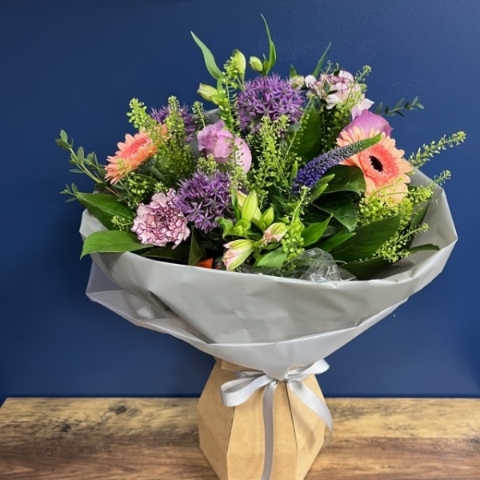 Cottage Garden Hand Tie