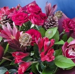 December Hand Tie Bouquet