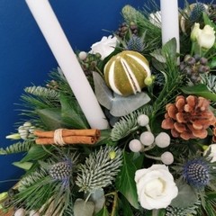 White & Green Table Arrangement