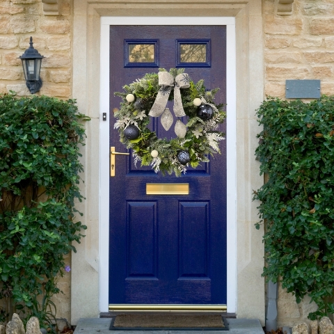 Snow Globe Door Wreath